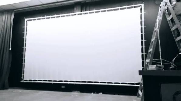 Pantalla de proyección montada en truss (3,5m x 2m)